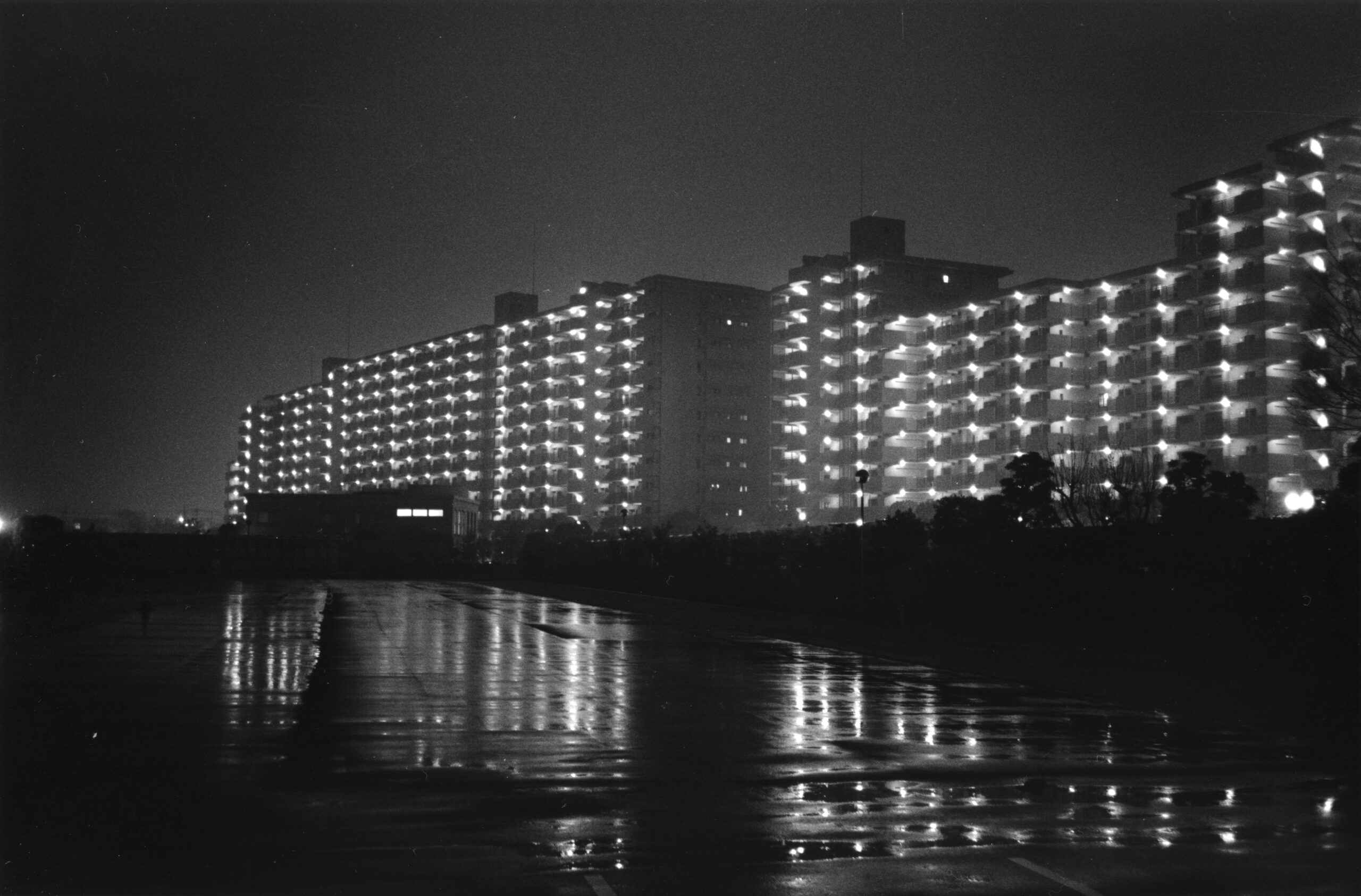 B&W photography by Thomas Beswick, Filmmaker based in Tokyo. Tokyo Diary Series 'danchi'