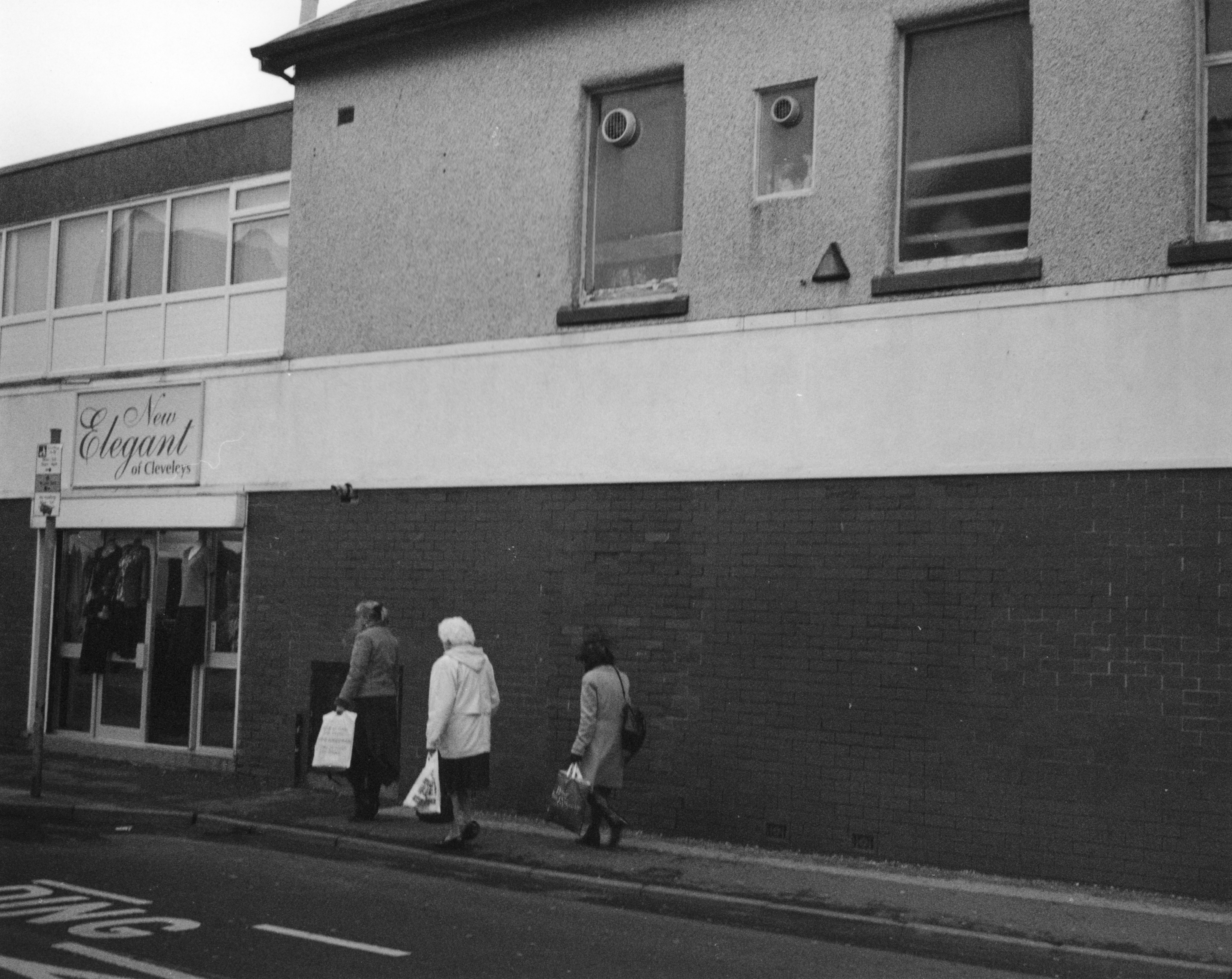 B&W photography by Thomas Beswick, Filmmaker based in Tokyo